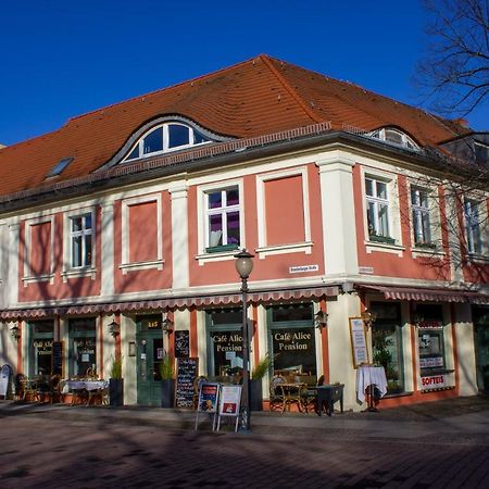 Cafe Alice & Pension Gmbh Potsdam Bagian luar foto