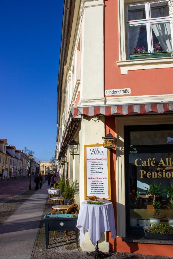 Cafe Alice & Pension Gmbh Potsdam Bagian luar foto